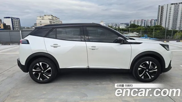 Peugeot 2008 2023 thumb 4