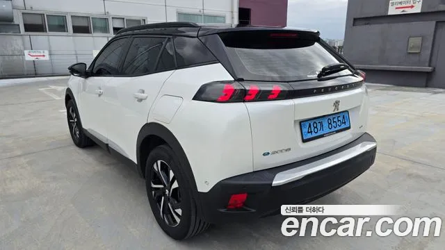 Peugeot 2008 2023 thumb 7