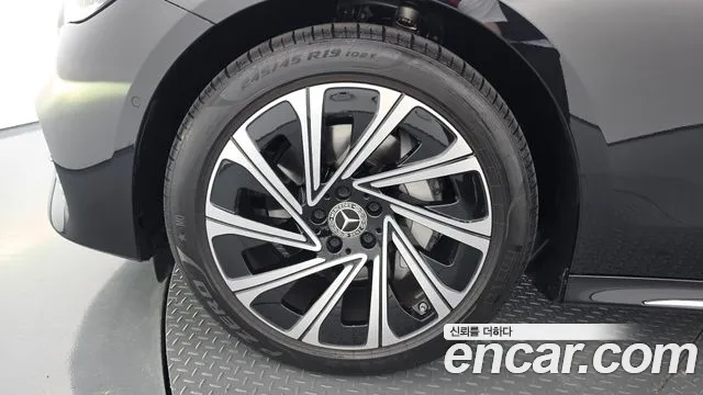Mercedes-Benz E-Класс 2024 thumb 5