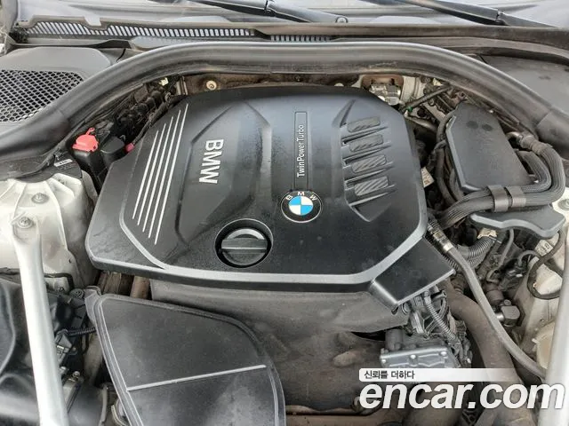 BMW 5-Series 2018 thumb 5