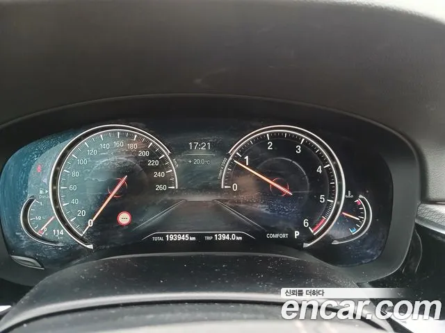 BMW 5-Series 2018 thumb 8