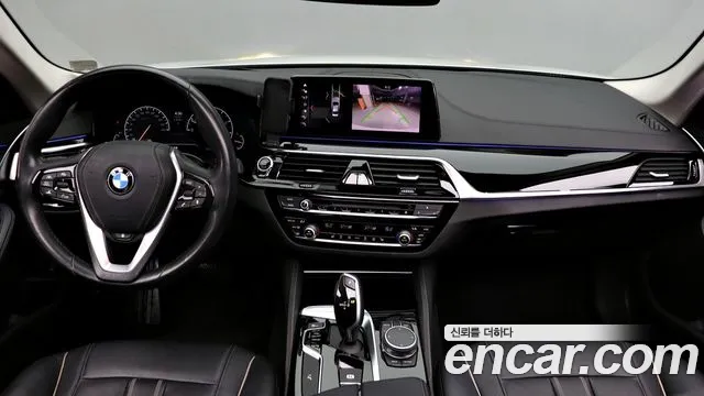 BMW 5-Series 2019 thumb 7