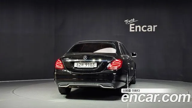 Mercedes-Benz C-Класс 2017 thumb 4