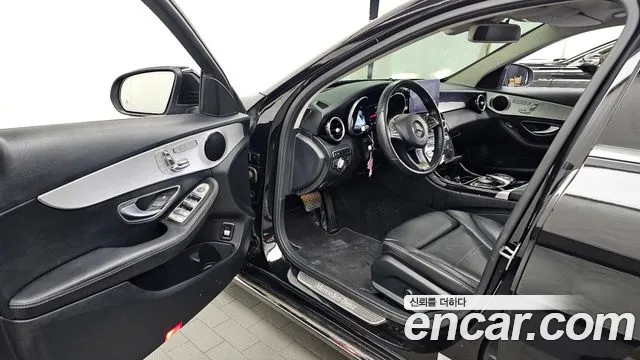 Mercedes-Benz C-Класс 2017 thumb 10