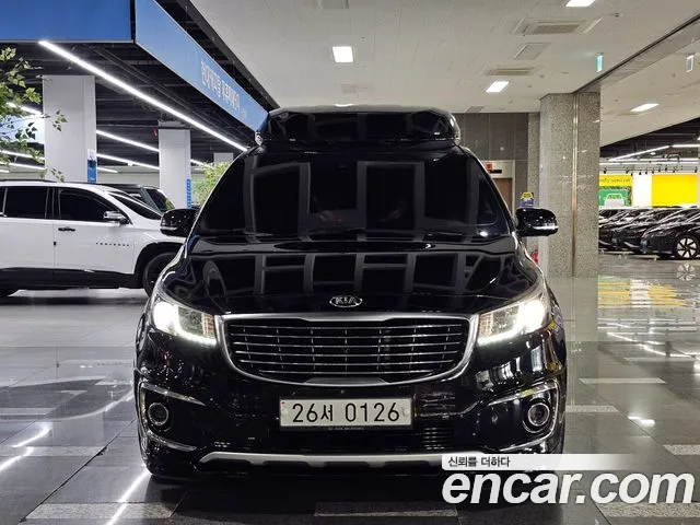 Kia Carnival 2017 thumb 2