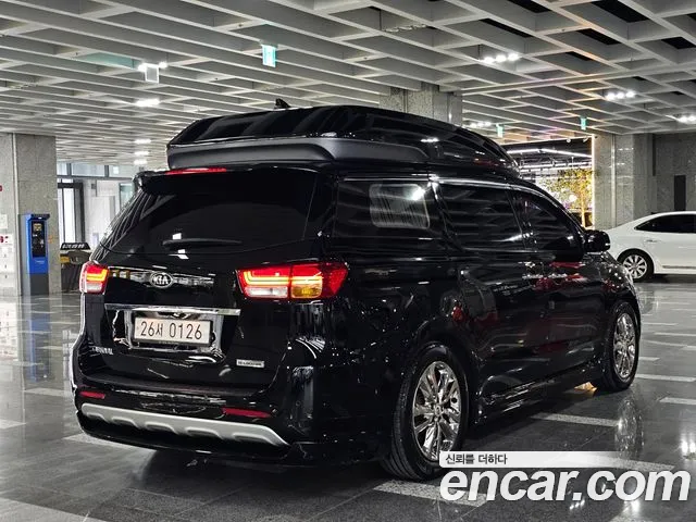 Kia Carnival 2017 thumb 4