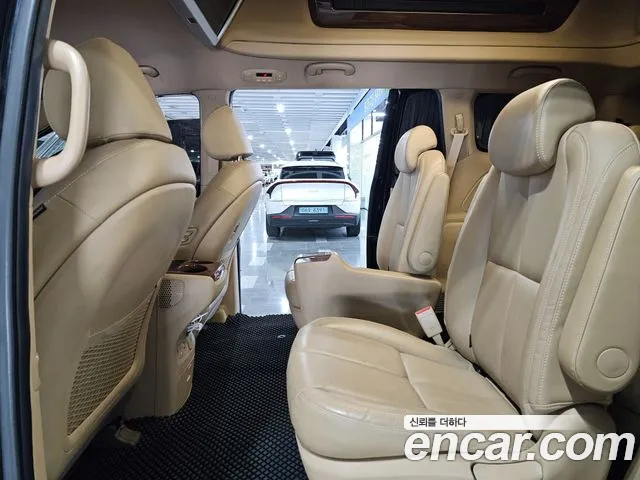 Kia Carnival 2017 thumb 7