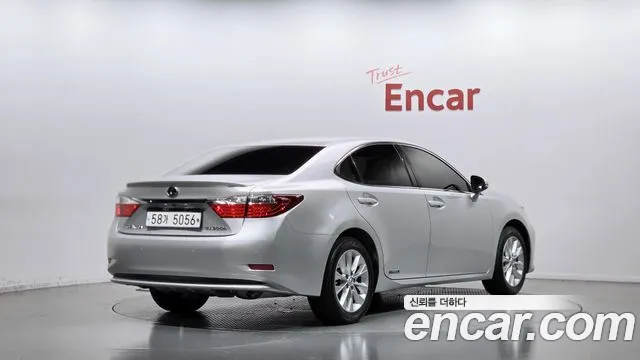 Lexus ES 2014 thumb 2