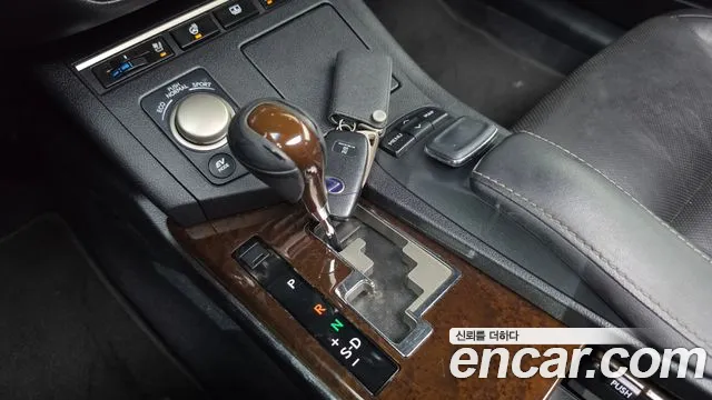 Lexus ES 2014 thumb 9