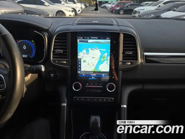 Renault-KoreaSamsung Koleos 2016 thumb 8