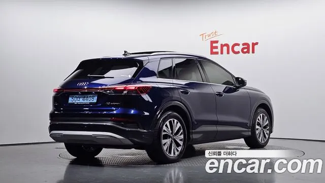 Audi Q4 e-tron 2025 thumb 2