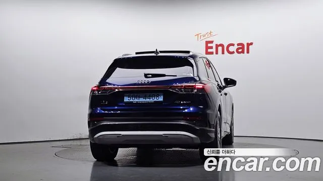 Audi Q4 e-tron 2025 thumb 4