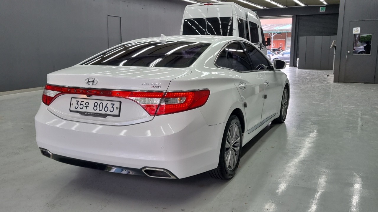 Hyundai Grandeur 2015 thumb 2