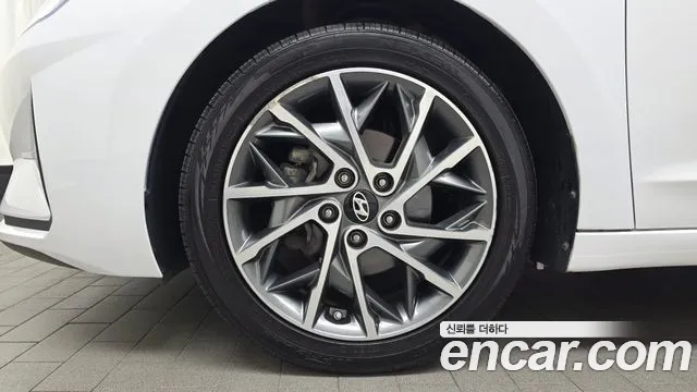 Hyundai Avante 2018 thumb 4