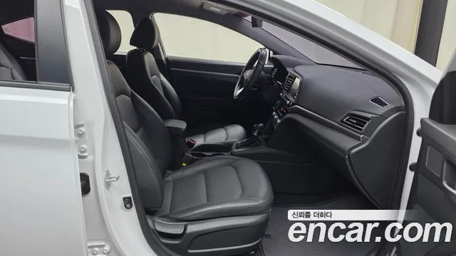 Hyundai Avante 2018 thumb 10