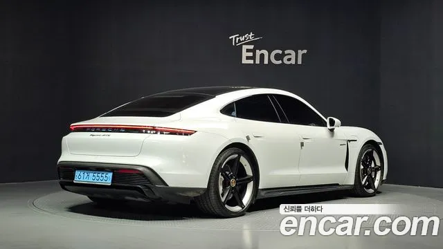 Porsche Taycan 2023 thumb 2