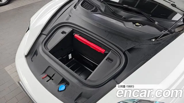 Porsche Taycan 2023 thumb 6