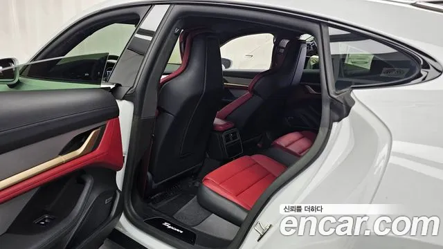 Porsche Taycan 2023 thumb 11