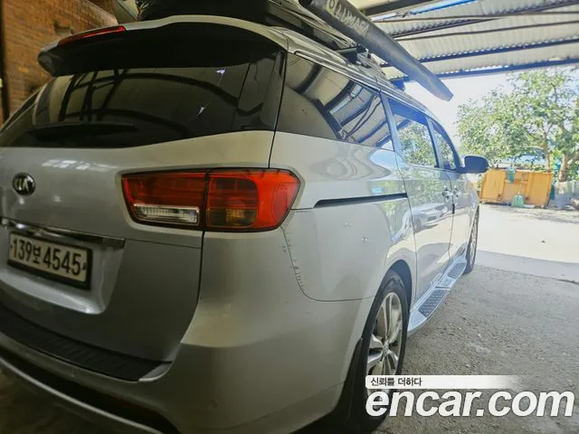 Kia Carnival 2015 thumb 4