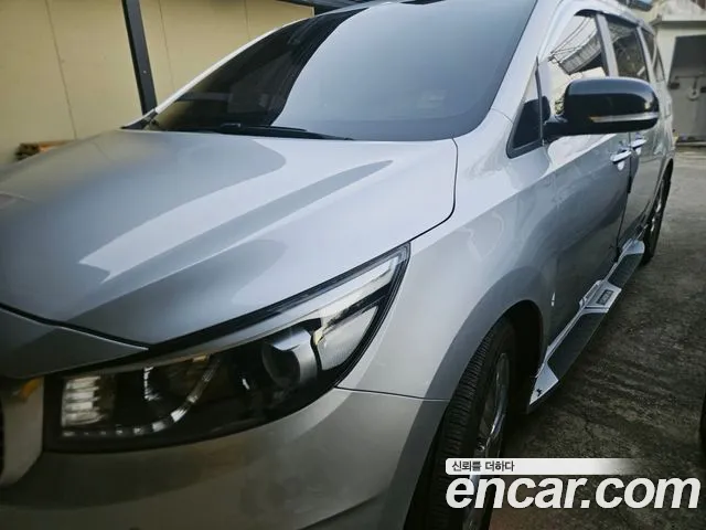 Kia Carnival 2015 thumb 7