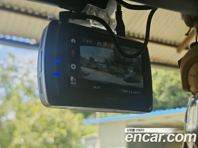 Kia Carnival 2015 thumb 11