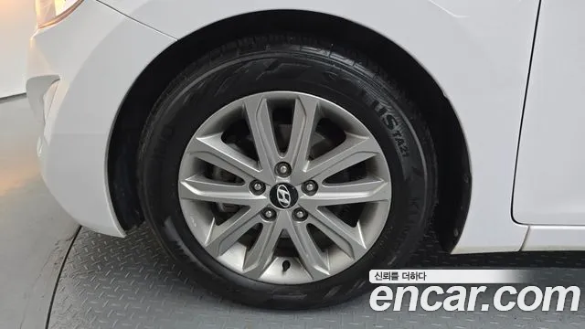 Hyundai Avante 2013 thumb 5