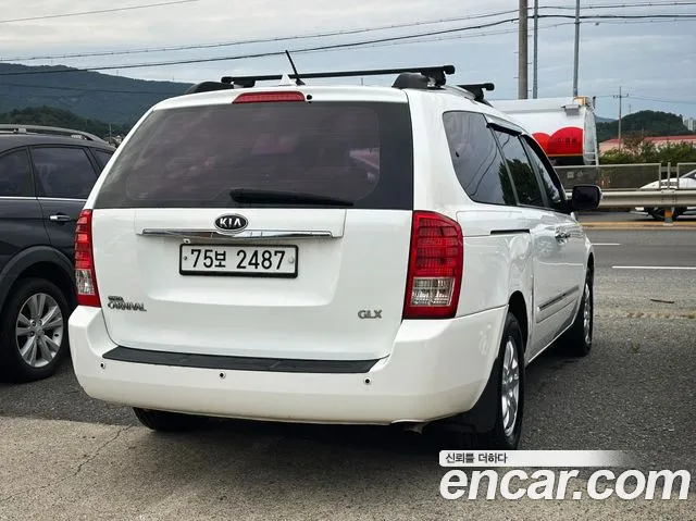 Kia Carnival 2012 thumb 4