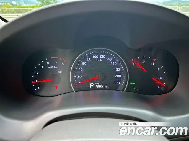 Kia Carnival 2012 thumb 10