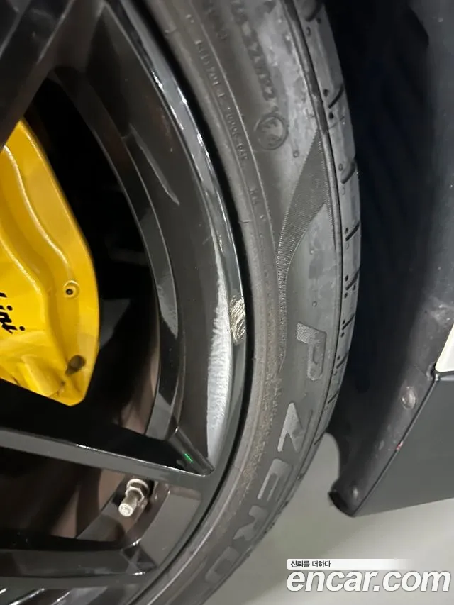 Lamborghini Huracan 2017 thumb 7