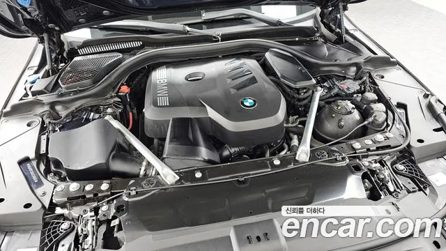 BMW 5-Series 2025 thumb 6
