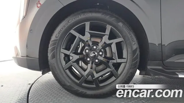 Kia Carnival 2023 thumb 4