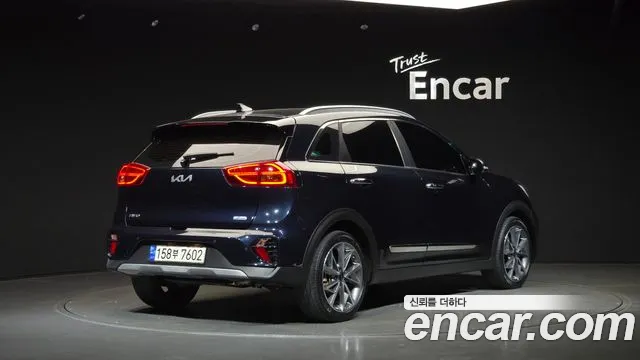 Kia Niro 2021 thumb 2