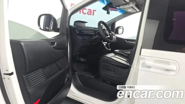 Hyundai Staria 2021 thumb 9