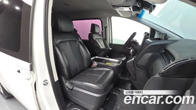 Hyundai Staria 2021 thumb 11