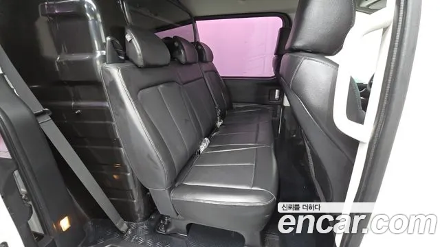 Hyundai Staria 2021 thumb 12