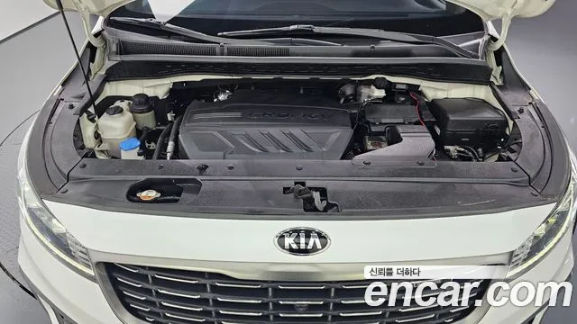 Kia Carnival 2019 thumb 5