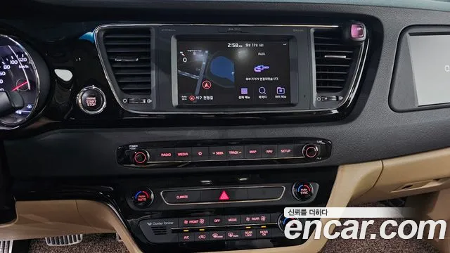 Kia Carnival 2019 thumb 12