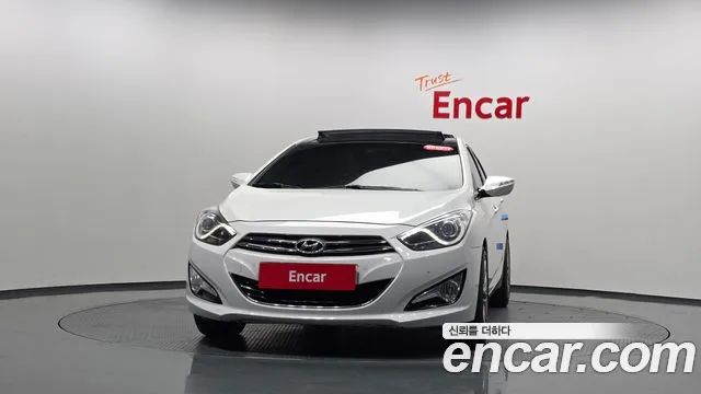 Hyundai i40 2012 thumb 2