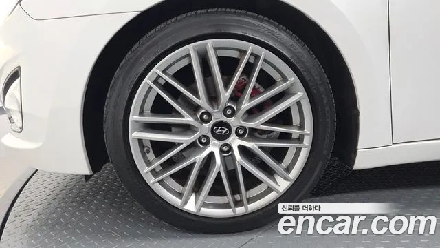 Hyundai i40 2012 thumb 4
