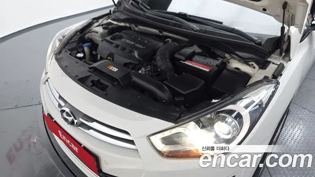 Hyundai i40 2012 thumb 5