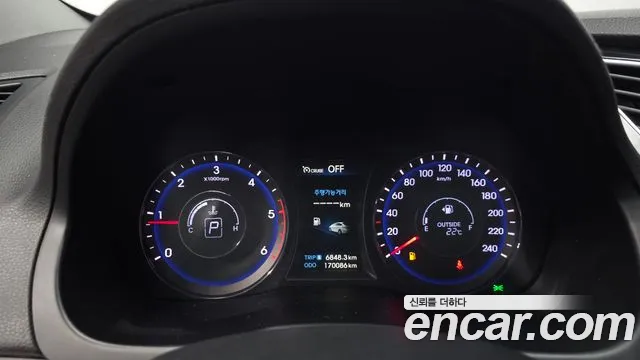 Hyundai i40 2012 thumb 7