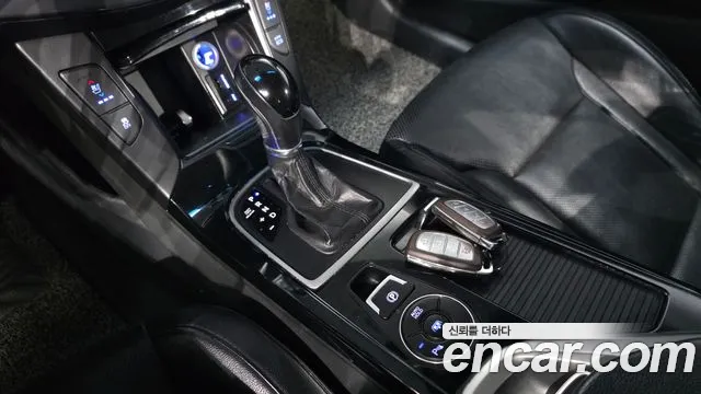 Hyundai i40 2012 thumb 8