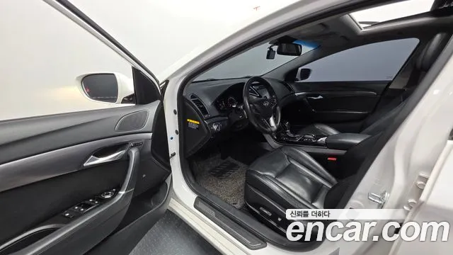 Hyundai i40 2012 thumb 9