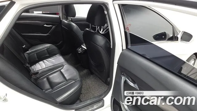 Hyundai i40 2012 thumb 10