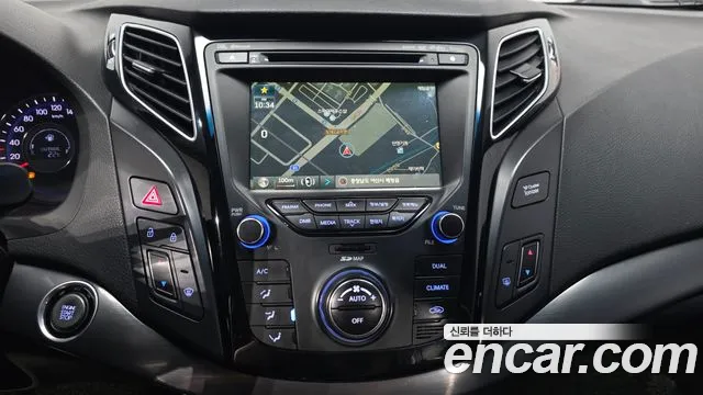 Hyundai i40 2012 thumb 12