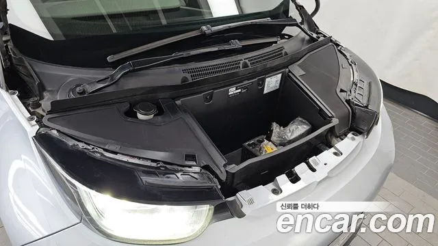 BMW i3 2014 thumb 6