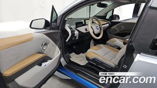 BMW i3 2014 thumb 10
