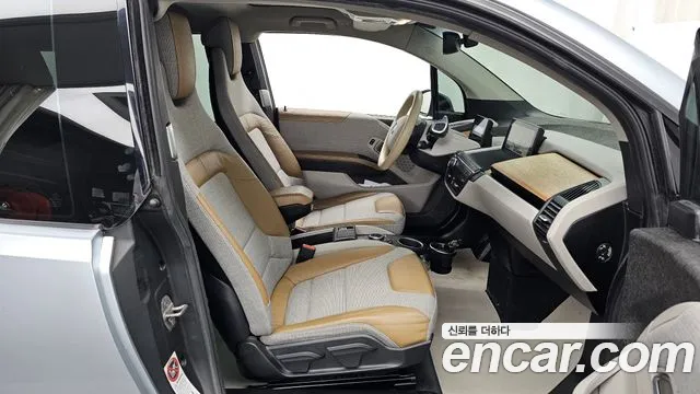 BMW i3 2014 thumb 11