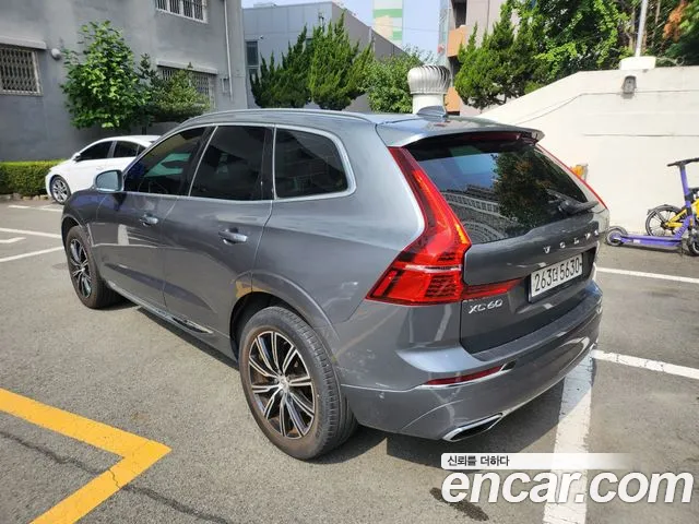 Volvo XC60 2020 thumb 4