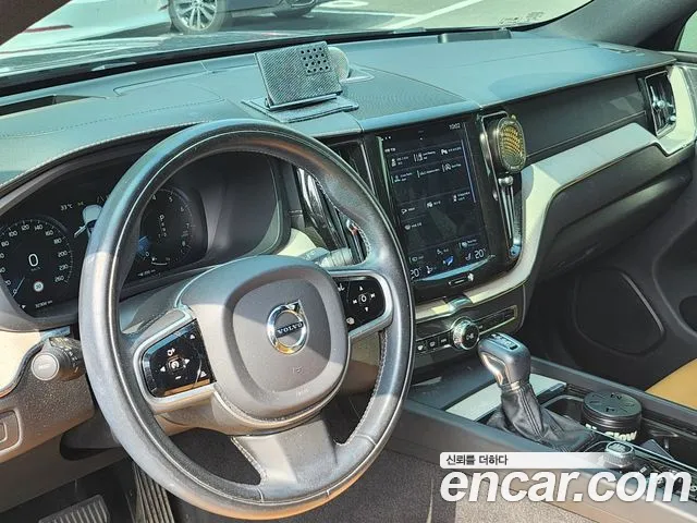 Volvo XC60 2020 thumb 9